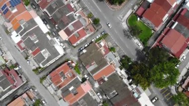 Penang 'da küçük evleri ve işlek yolları kuşbakışı görmek