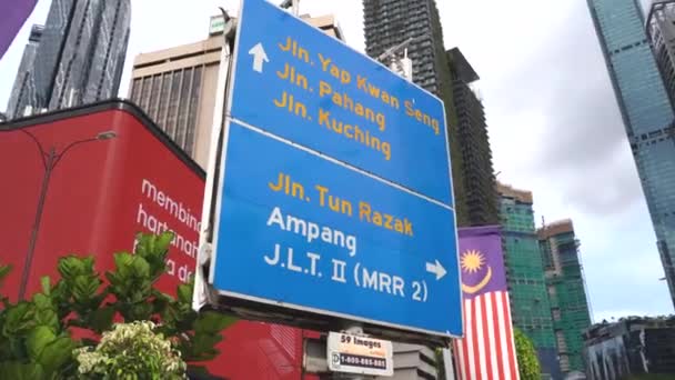 Richting Bord Buurt Petronas Twin Towers Maleisië — Stockvideo