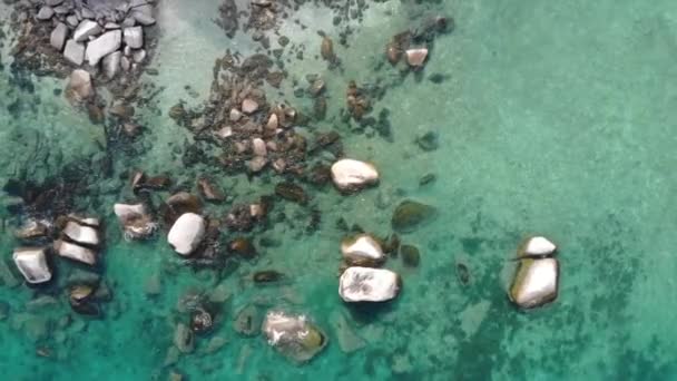 Top Aerial View Rocks Greenish Blue Ocean Water — Stock Video