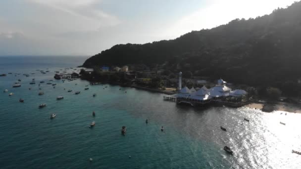 Vedere Dronă Ambarcațiunilor Coasta Mării Lângă Satul Pescarilor — Videoclip de stoc