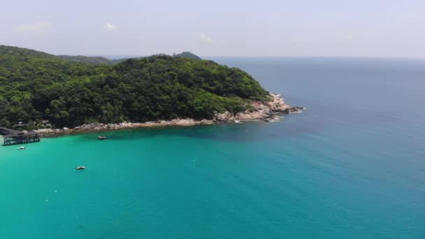 Beautiful Aerial View Sea Green Tropical Mountains Moving Left Right — Stock Video