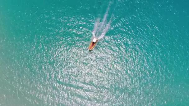 Drone View Small Boats Clear Blue Beach Daytime — Stock Video