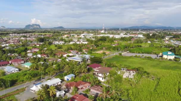 Estética Vista Aérea Ciudad Vegetación Tropical Casas Malasia — Vídeo de stock