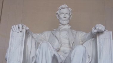 Abraham Lincoln Statue - Static