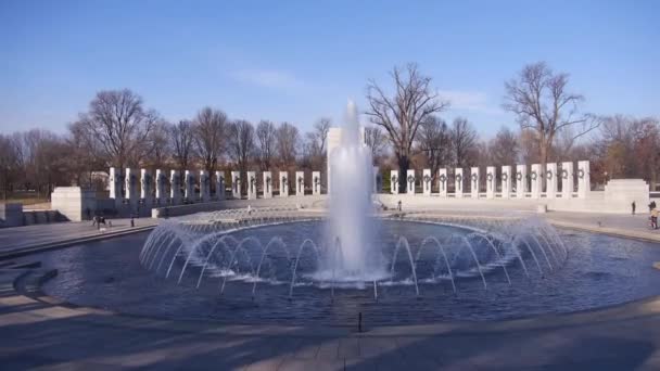 Fountain Surrounded Dry Trees Park Static — ストック動画