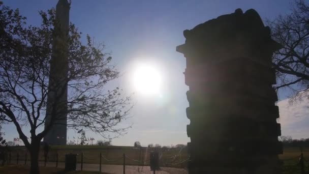 Sun Ray Shining Monument Dry Trees Static — стоковое видео