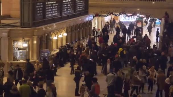 People Grand Central Train Station Board Static — Stock video