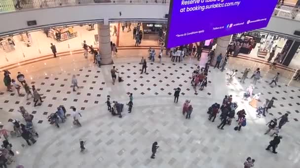 Busy Crowded Shopping Mall View Daytime — Stock Video
