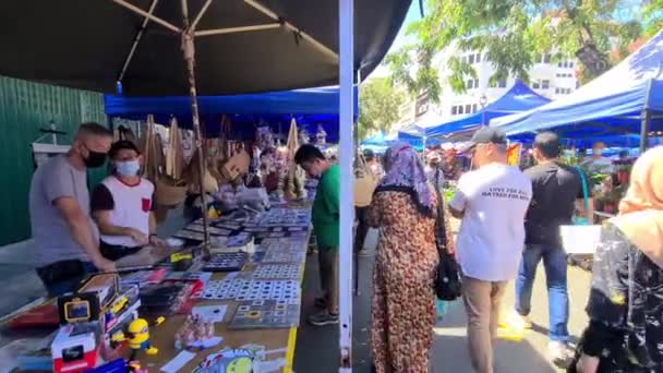 Ludzie Kupują Zatłoczonym Targu Niedzielę Azjatyckim Rynku — Wideo stockowe