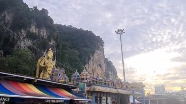 Murugan Tapınağı dışındaki Hindu cemaati.