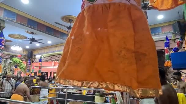 Asiatische Hindus Beten Murugan Tempel Malaysia — Stockvideo