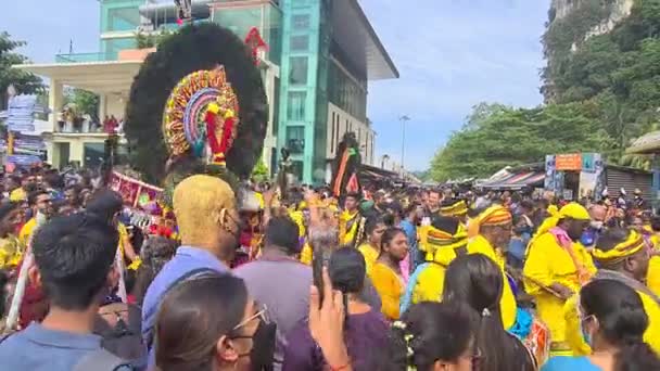 Ινδουιστική Κοινότητα Γιορτάζει Thaipusam Στη Μαλαισία — Αρχείο Βίντεο