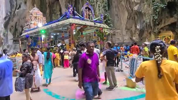 Hindu Tömeg Összegyűlt Murugan Templomban Thaipusamért — Stock videók