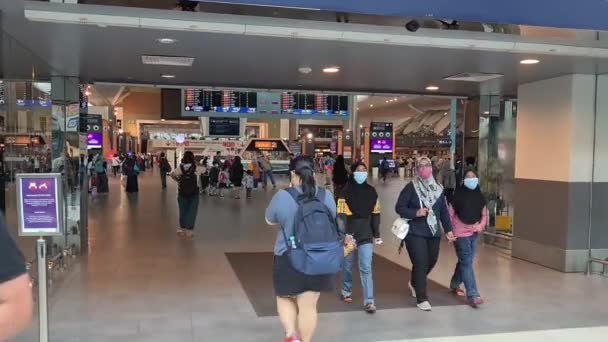 Přeplněné Zaneprázdněné Kuala Lumpur Mezinárodní Letiště — Stock video