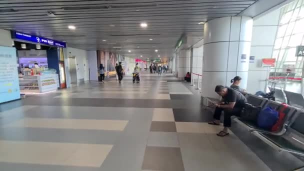 Vista Interior Las Terminales Aeropuerto Internacional Kota Kinabalu Malasia — Vídeos de Stock