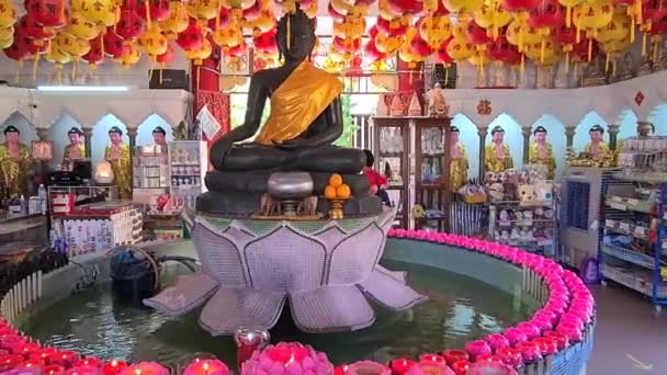Sculpture Spirituelle Intérieur Temple Kek Lok Entouré Décorations Traditionnelles — Video