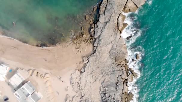 Amazing Aerial View Beach Water Exquisite Rocky Coastline Moving Forward — Stock Video