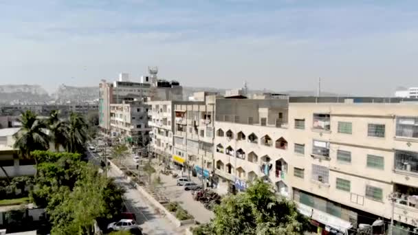 Днем Беспилотник Просматривает Здания Городе Карачи Двигаться Вперед — стоковое видео