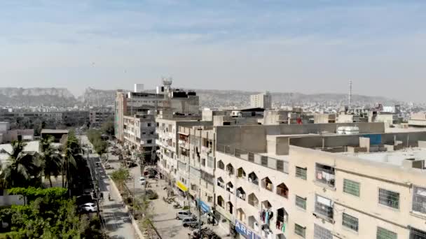 Gündüz Karaçi Şehrinde Sağdan Sola Hareket Eden Binaların Insansız Hava — Stok video