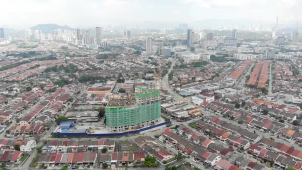 Vista Aérea Pequenas Casas Apartamentos Vibrantes Malásia Movendo Para Trás — Vídeo de Stock