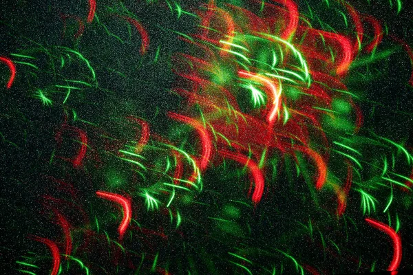 細かい木目を背景に 緑と赤の数字のパターン — ストック写真