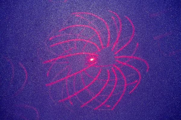 青のグラデーションの背景に ピンク色の図面 — ストック写真