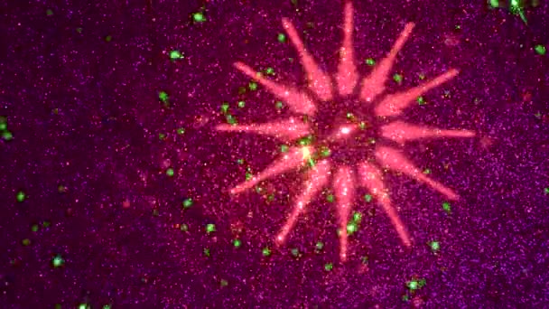 라일락의 배경에서 색상의 분홍색의 광선을 — 비디오