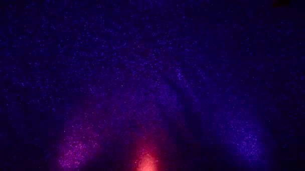 Изменяющем Цвет Мигающем Мелкозернистом Фоне Разноцветные Мигающие Лучи Света — стоковое видео