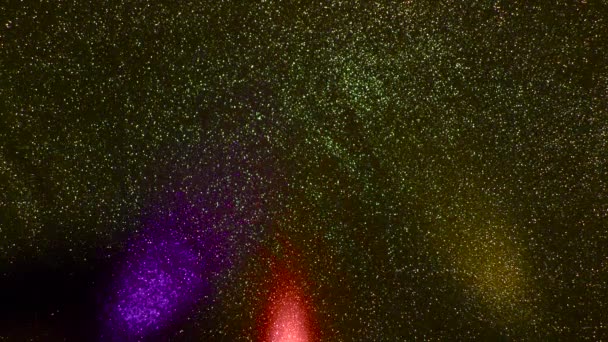 Изменяющем Цвет Мигающем Мелкозернистом Фоне Разноцветные Мигающие Лучи Света — стоковое видео