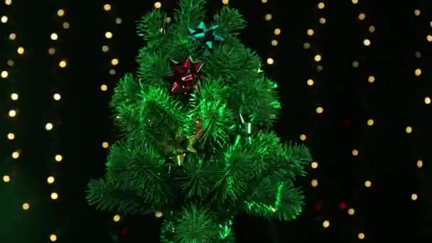 Sapin Noël Vert Décoré Avec Une Animation Volante Lumière Tourne — Video