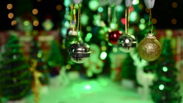 Decorações Natal Balançam Fundo Natal Meio Desfocado Com Animação Piscando — Vídeo de Stock