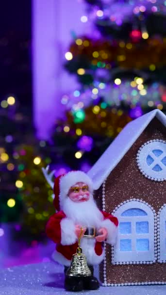 Egy Félig Elmosódott Háttér Egy Karácsonyfa Standon Egy Karácsonyi Ház — Stock videók