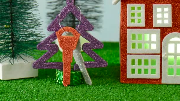 Detailní Záběr Vánoční Stromek Vánoční Stromek Klíči Blízkosti Velkého Oranžového — Stock video