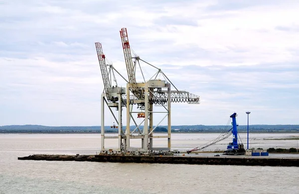 Verdon Frankreich Oktober 2021 Große Weiße Schiffskräne Hafen Von Verdon — Stockfoto