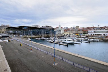 Porto do Son, La Coruna, İspanya - 4 Ekim 2021 Yat ve Gemi Terminali
