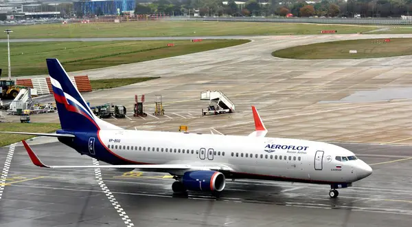 Stock image Londeon Heathrow Airport, London - 5th November 2019:Aeroflot Boeing 737-8LJ VP-BGG leaving LHR on a misty morning