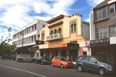 Napier, Yeni Zelanda - 2 Mayıs 2024: Napier, Yeni Zelanda 'nın Sanat deco mimari binaları ve dükkanları