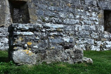 Eski adımlar ata binme bloğu oluşturuyor