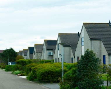 Julianadorp aan Zee, Kuzey Hollanda, Hollanda 2024-04-23, Landal Beach Resort Ooghduyne 'daki tatil evleri