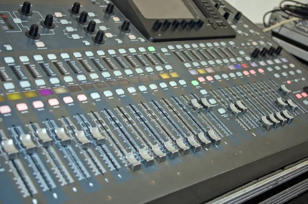 Audio Console Pannello Mixer Professionale Concerti Con Cursori Regolatori — Foto Stock