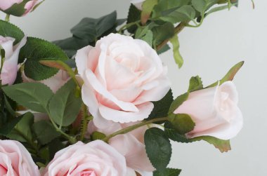 Cam vazo içinde Pembe buket