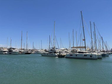 Barselona limanında tekneler