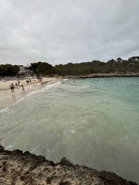 Mallorca 'daki güzel sahil ve deniz manzarası