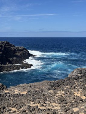 Deniz kıyısının güzel manzarası