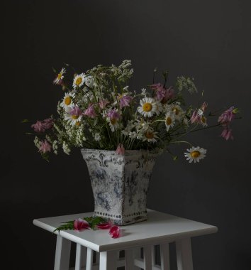 Papatya çayı. Kırsal natürmort.