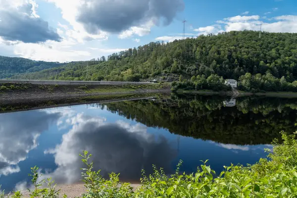Túlcsordulási Csatorna Vezet Harz Hegységben Lévő Ódervíztározó Felső Alsó Részéből Jogdíjmentes Stock Képek