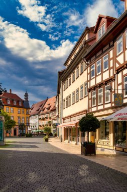Bad Langensalza, Almanya - 20 Eylül. 2023: Eski Bad Langensalza kasabasındaki ünlü tarihi binalar. Thuringen, Almanya.