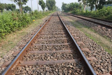 Demiryolu için zemindeki dar gösterge