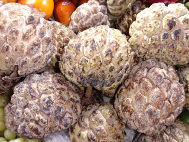 Lezzetli ve sağlıklı Atis markette satılık meyve stoğu