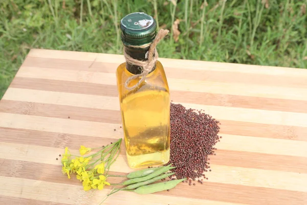 Mustard Oil Bottle Flower Bud Seed Farm Harvest Cash Crops — Stock Photo, Image